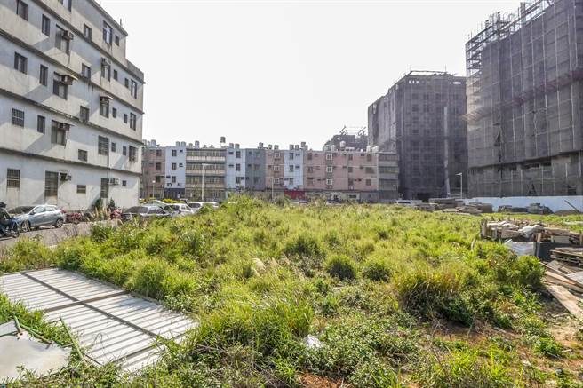 縣府預計與潤泰交換的土地，面積843餘坪，在明新科技大學旁。（羅浚濱攝）