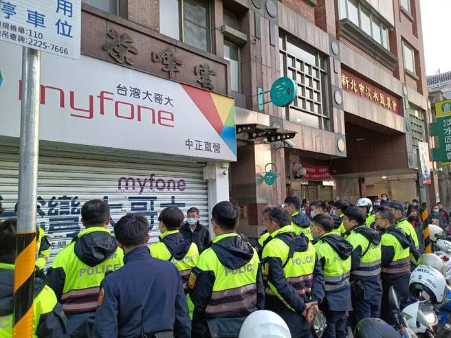 維護農會改選，淡水警清晨6時開始執勤（淡水警提供／戴上容新北報導）