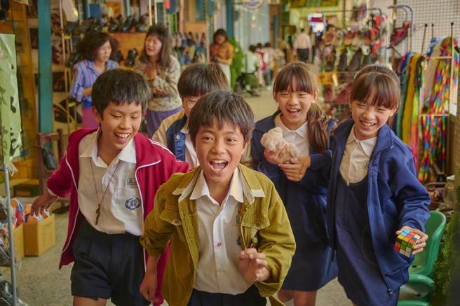 《天橋》裡的童星們表現出色。（公視、myVedio提供）