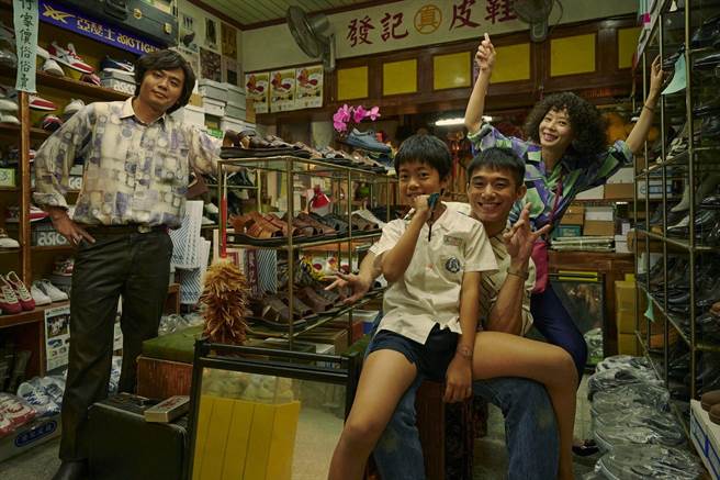 孫淑媚《天橋》飾演「點媽」，一家四口表現都很吸睛。（公視、myVedio提供）