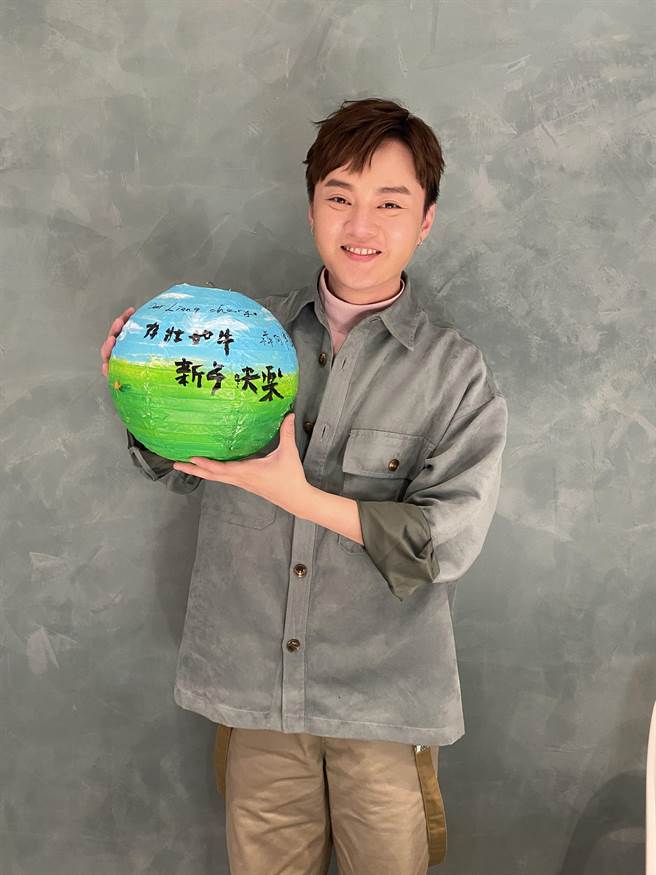 許富凱開直播節目向粉絲拜年。（凱聲影藝提供）