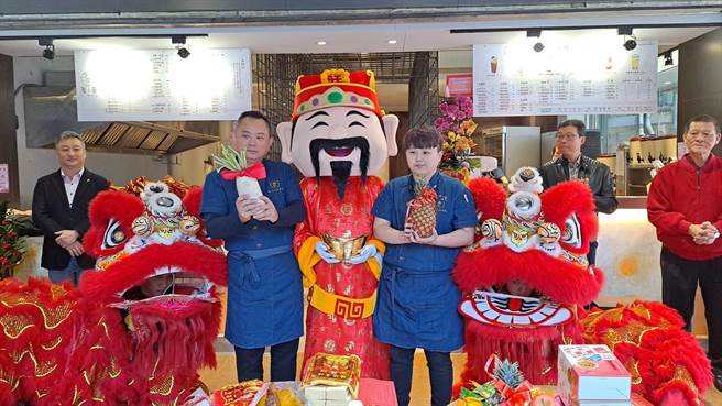 基隆市中正区信二路旁有一70年老屋，近日改建成餐饮与茶饮。（读者提供／陈彩玲基隆传真）