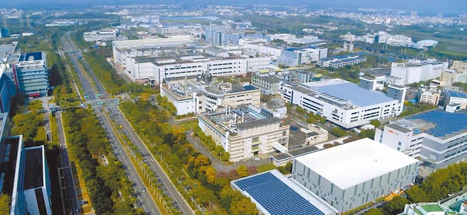 南部科学园区目前每日用水量约17万吨，随南科三期开发，水利署预估，2026年南科园区用水量达到每日32.5万吨，为今日近2倍。（南科管理局提供／李宜杰台南传真）