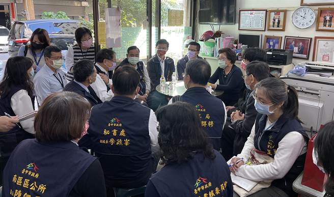 市議會民政委員會包括秘書處、民政局等10個局處機關首長，22日前往拜訪市議員邱素貞，聽取建言與爭取支持。（市議員邱素貞服務處提供／陳世宗台中傳真）
