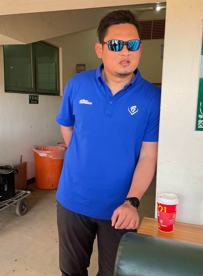 富邦悍将副领队沈钰杰。（毛琬婷摄）