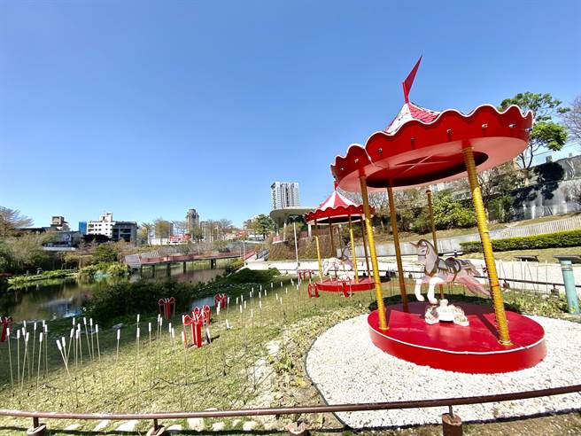 台中市2012年完工启用的秋红谷景观生态公园，位在寸土寸金的7期，也是全市土地价值最高的公园。（卢金足摄）