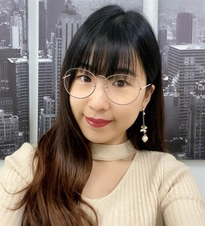 （玩美移动推出全新AR 3D虚拟试戴眼镜服务。图片来源／业者提供）
