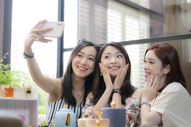 台北君悦三月主攻「女力商机」-周一、周二 凯菲屋、彩日本料理提前订位75折。图／台北君悦酒店提供