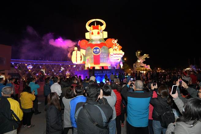 南投燈會日前點燈，請遊客把握遊賞時機。（南投縣政府提供／廖志晃南投傳真）