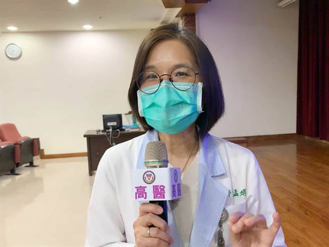 高医营养部主任黄孟娟指出，保健食品追求安全剂量，而非剂量大，反而会堆积在身体造成危害。（柯宗纬摄）