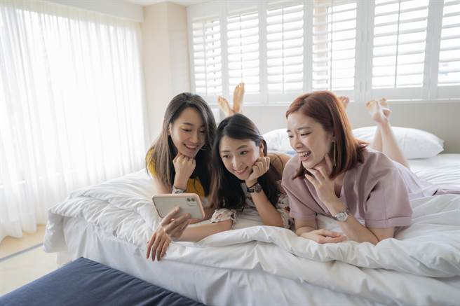 4月5日前预订「宿享精彩专案」，三人同行每人只要1777元起。（台北君悦提供）