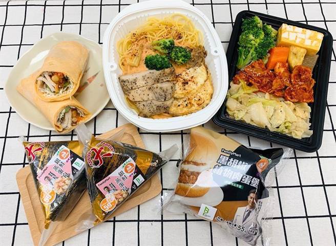 全家宣布旗下「健康志向」系列鲜食携手营养师杨承桦联名开发，推出「健康志向－蛋白纤食系列」，共五款新品，抢年后运动健身商机。图／业者提供