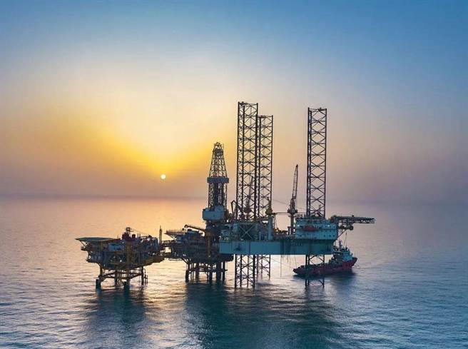 大陸中海油集團對外宣佈，在渤海發現大型油氣儲量「渤中13-2油氣田」，已探明地質儲量高達億噸級油氣當量。（圖／搜狐網）