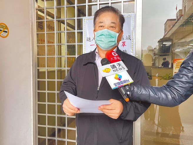 廖本烟遭联合审查小组以「审查不合格」剥夺他参选农会理事资格（蔡雯如摄）