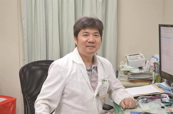 澄清醫院家庭醫學科醫師蔡崇煌表示，用清宮劇《延禧攻略》中的人物特性做比喻，糖尿病用藥，頗為生動易解。（澄清醫院提供／馮惠宜台中傳真）
