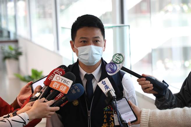 台中捷运绿线3月上路乐观？市府交通局长叶昭甫24日不做正面答覆，意在言外的表示，「春天来了，应该很多事情都会顺利」。（卢金足摄）