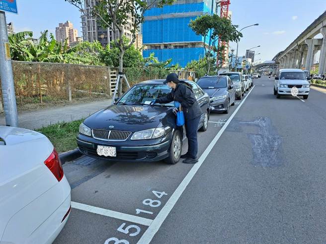 释出车位！新北大都会公园等9路段车格3月开始收费。（新北市交通局提供／叶德正新北传真）