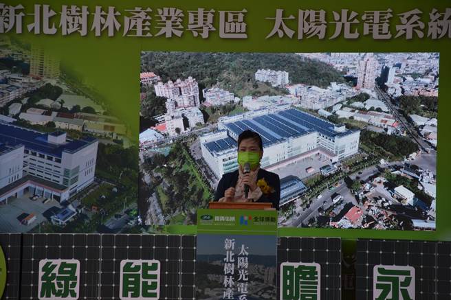 核二厂1号机明年底展开除役，将减少近200万瓩、年发电量约150亿度缺口。经济部长王美花今受访表示，已有因应对策，将尽速开发天然气、再生能源。（记者蔡雯如摄）