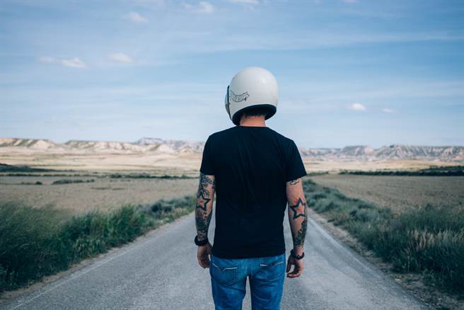 一位男子与友人同游台东，却突然被放生。（示意图／Shutterstock）