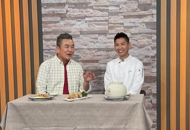 焦志方（左）与施捷夫开心同框。（年代提供）