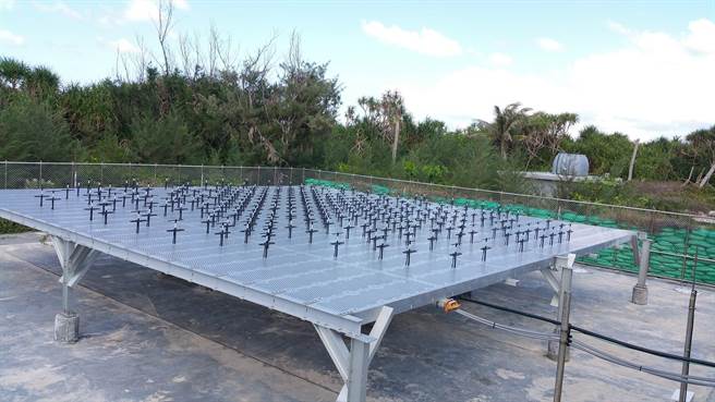 气象局建置在东沙岛的剖风仪。（翻摄郑明典脸书）