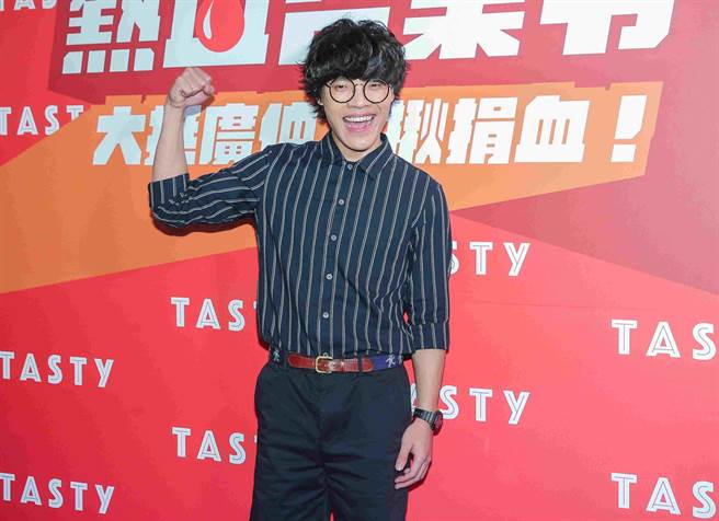 卢广仲为荣誉假捐血！乐当舅舅喊：婴儿比吉他重