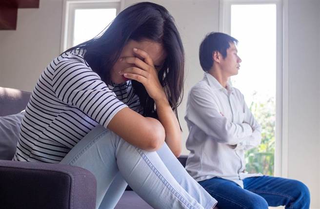 爱上年轻漂亮小姨子 老婆一招逼问 男吓坏：我想离婚(示意图/达志影像)