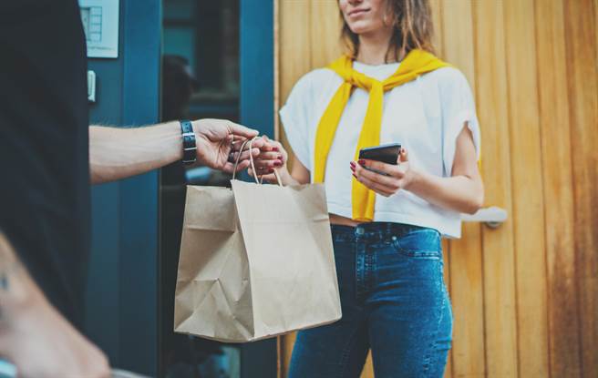 有网友在PTT发问，想知道外送平台上，没有店面的餐厅是不是超雷？(示意图／达志影像)