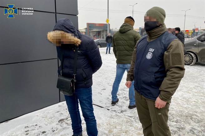烏克蘭新聞畫面，報導逮捕了涉案間諜。(圖/YOUTUBE)