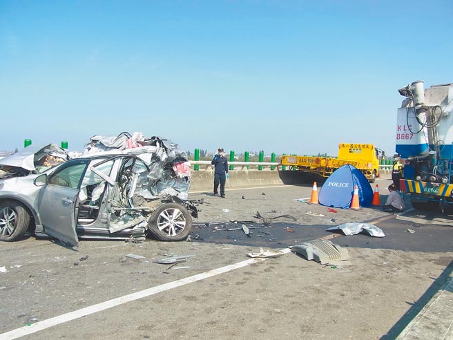 云林县警方查扣7辆车，厘清西滨快2死车祸肇责，并建议增设浓雾警示器。（本报资料照片）