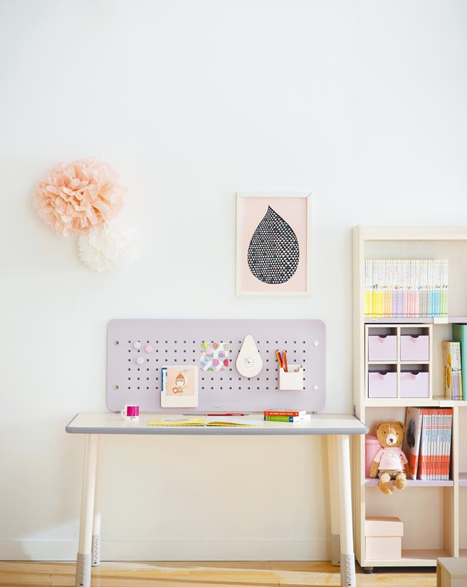 3.iloom怡伦家居 Linki Plus 1200型基本型书桌＋SIDIZ RINGO双用版椅，1万7760元。（怡伦家居提供）