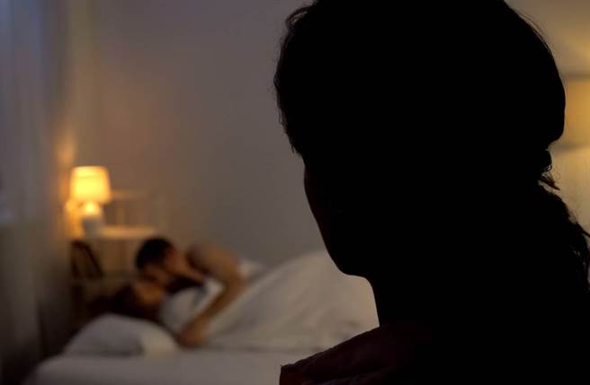 已婚蔡姓制片遭病妻指控抛家弃子。(图／达志影像／shutterstock提供)