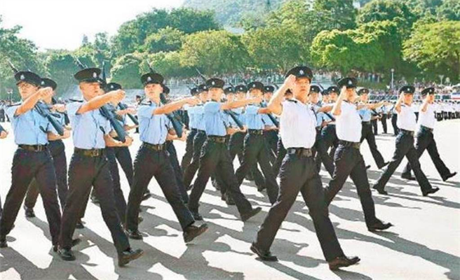 圖為香港警察分列式。（圖／東網）