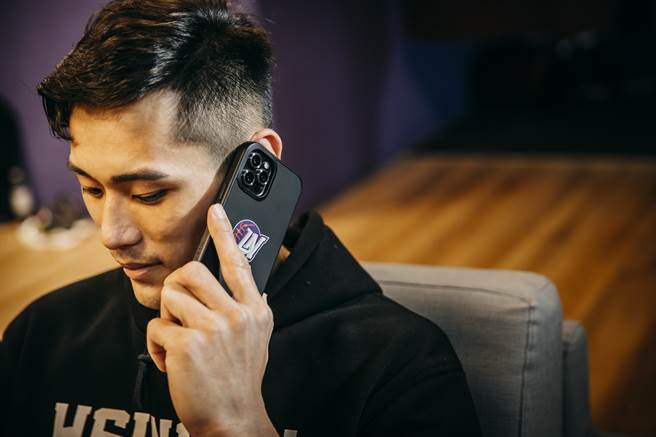 入手球星同款手机壳，用行动展现支持。（犀牛盾提供／黄慧雯台北传真）
