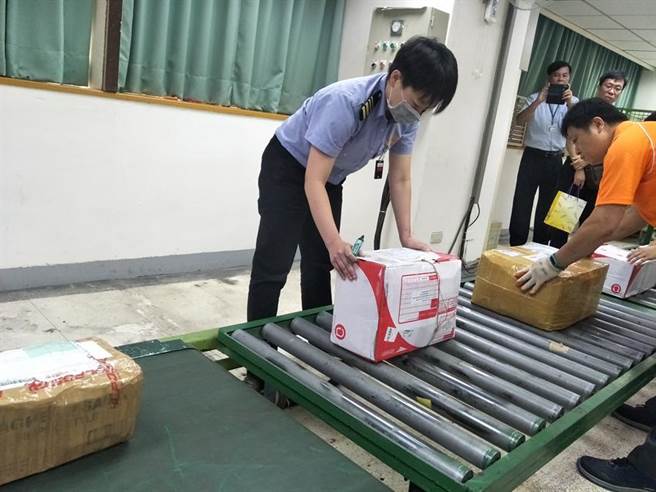進口包裹示意圖。圖／林昱均攝