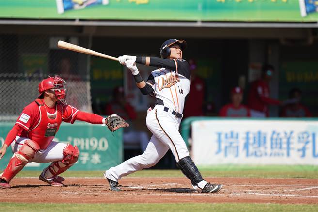 统一狮20岁捕手罗暐捷连2战热身赛开轰。（资料照／统一狮提供）
