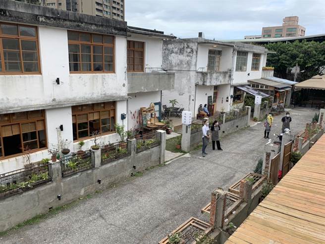 8间老旧宿舍，成了「又一村」文创美食疗癒空间。（王志伟摄）