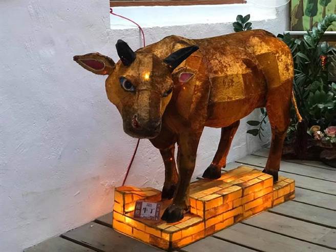 雲林縣北港工藝坊牛年工藝聯展，展出全台42名工藝師創作。（北港工藝坊提供／張朝欣雲林傳真）