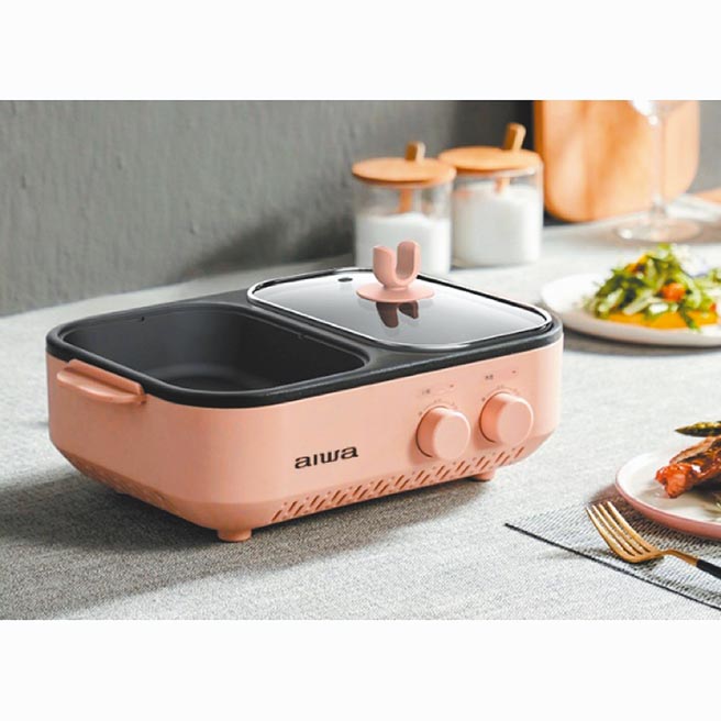 台隆手创馆AIWA火烤二用炉，原价1980元，特价1480元。（台隆手创馆提供）