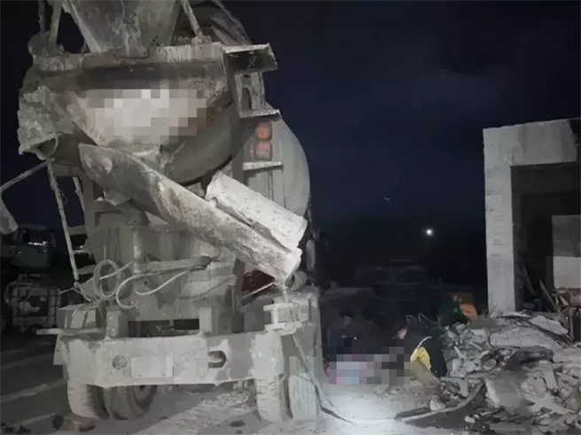 澎湖工安意外 男子洗车不慎跌入预拌混凝土车 当场惨死（望安警分局提供／陈可文传真）