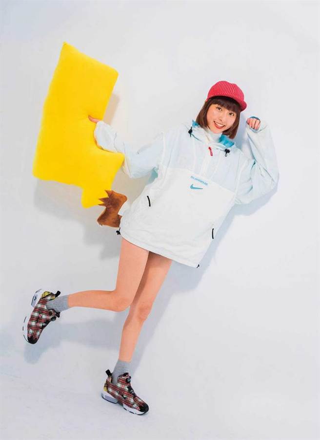 搜集皮卡丘商品4年来，峮峮只要有空閒时间，便会上网搜罗更多周边商品。皮卡丘尾巴（粉丝赠送）（图／庄立人摄）