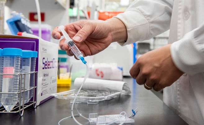 去年就医人次减少千万，但是重复检验的件数，反而增加54万件，是否浮滥有待检讨。(示意图/本报系资料照片)