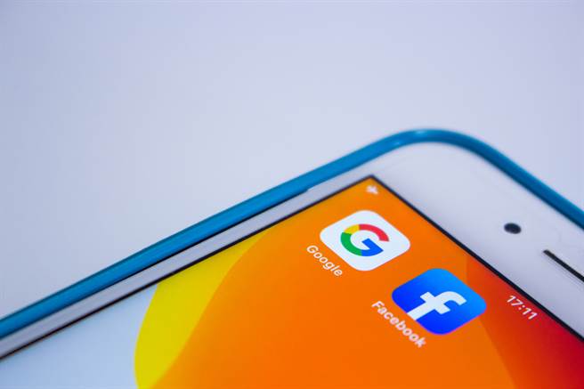 澳洲国会今天通过划时代的立法，要求全球数位平台必须为刊登澳洲产制的新闻内容付费。(示意图/shutterstock)