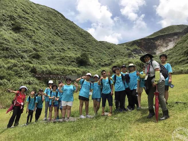 走访小油坑 拜访火山爷爷(图：阳管处提供)