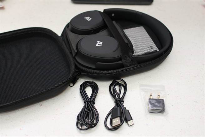 AUSOUNDS AU-XT ANC頭戴式降噪藍牙耳機盒裝內容（耳機人提供）