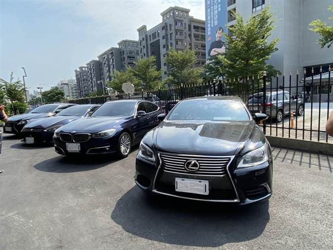 黄姓二手车商透过「假车祸，诈领理赔金」手法，以二手进口车制造14起假车祸共诈保2200万元。台中地检署侦结，依诈欺等罪起诉黄男等18人。（资料照片／陈淑芬台中传真）