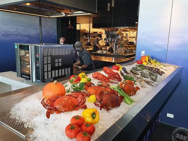 餐廳重要的特色之一_Raw bar海鮮吧(攝影：洪書瑱)