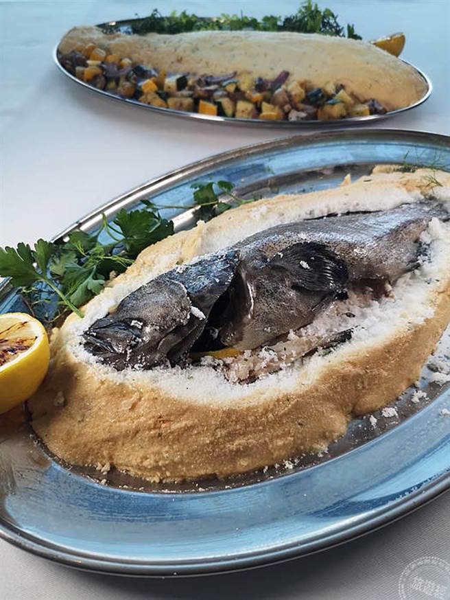 鹽焗魚(攝影：洪書瑱)
