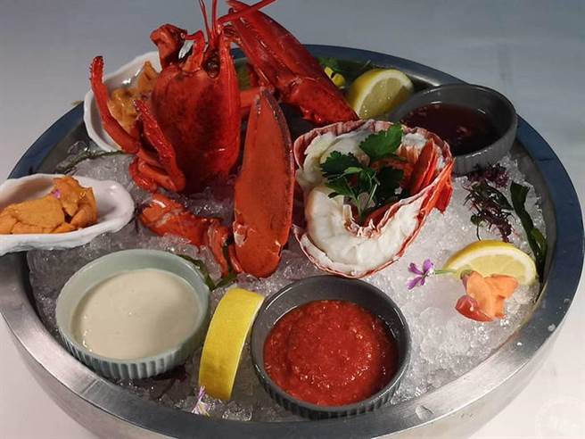 豪華海鮮塔豪華海鮮塔上層(攝影：洪書瑱)