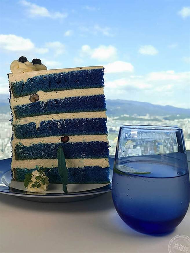 巨大藍絲絨蛋糕(攝影：洪書瑱)